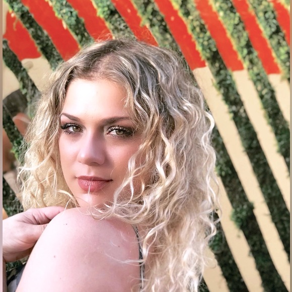 Meet your Posher, Jessica - Picture 1 of 1